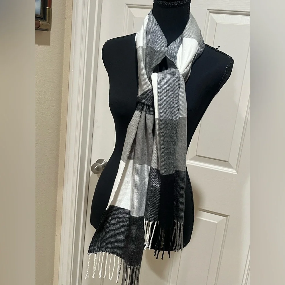 ITALY DESIGN CASHMERE BLEND PLAID WOMENS SCARF